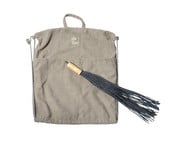 Steckenpferd Hobby Horsing mit offenem Maul 3