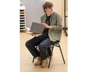 Schalenstuhl College mit Tablar 7