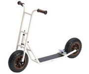 Betzold Tretroller 1