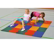 Satz mit 24 Turn-und Spiel-Fliesen