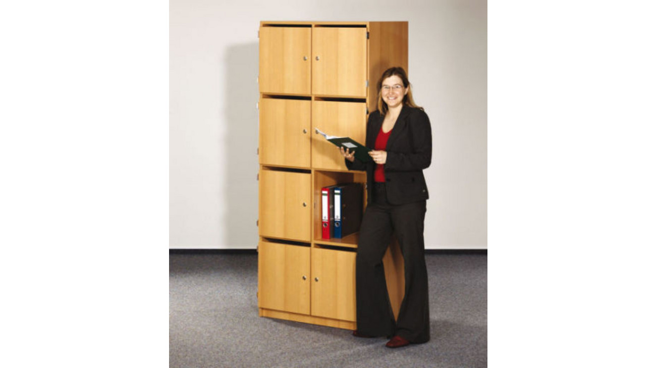 Schließfachschrank: 8 geschlossene Fächer mit Briefschlitz - betzold.de