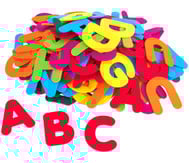 Filz-Buchstaben bunt, 150 Stück