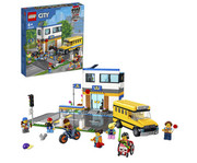 LEGO® City Schule mit Schulbus 4