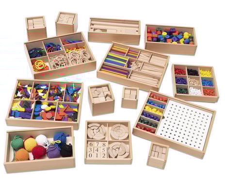Fröbel Spielzeug-Set aus Holz für Kinder | BETZOLD