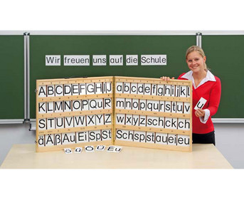 Betzold magnetischer Buchstabensatz im Holzkoffer